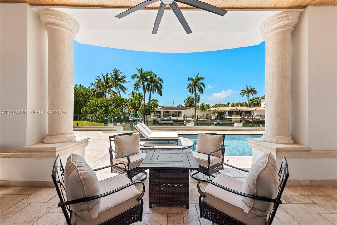 For Sale: $6,799,000 (5 beds, 6 baths, 5242 Square Feet)