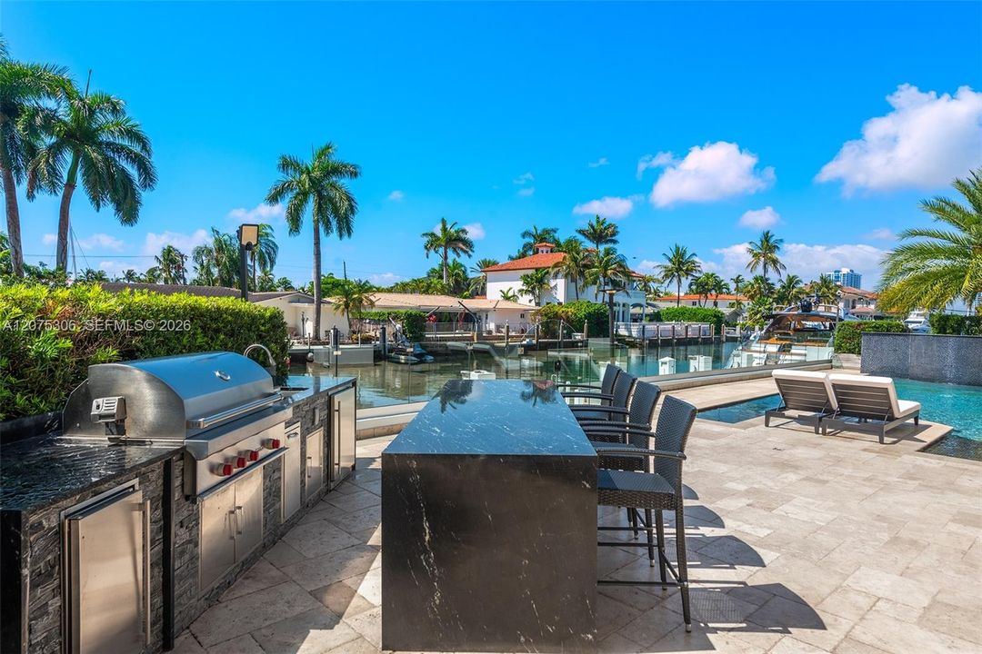 For Sale: $6,799,000 (5 beds, 6 baths, 5242 Square Feet)