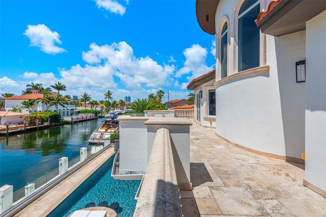 For Sale: $6,799,000 (5 beds, 6 baths, 5242 Square Feet)