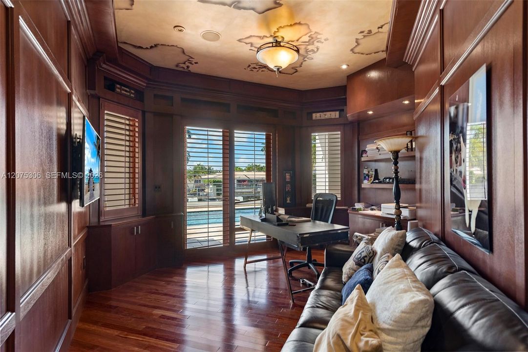 For Sale: $6,799,000 (5 beds, 6 baths, 5242 Square Feet)