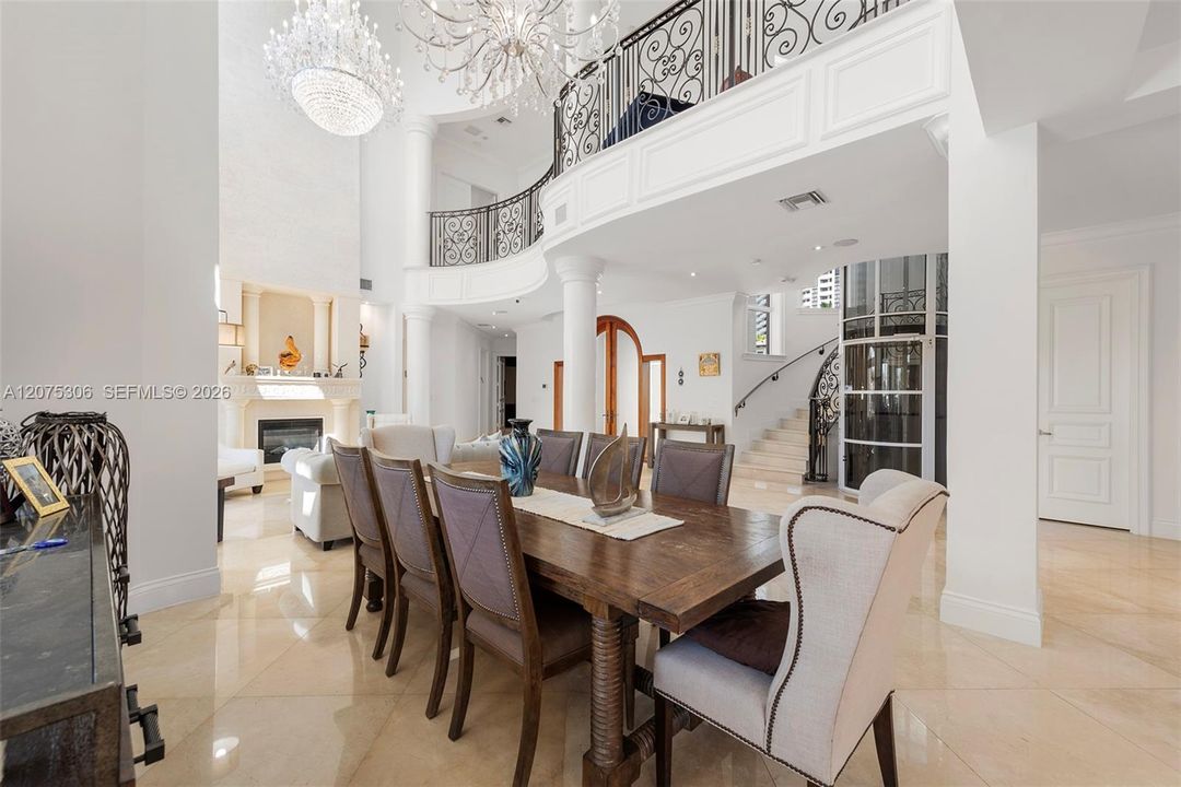 For Sale: $6,799,000 (5 beds, 6 baths, 5242 Square Feet)