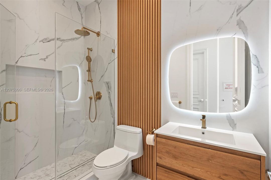 For Sale: $6,799,000 (5 beds, 6 baths, 5242 Square Feet)