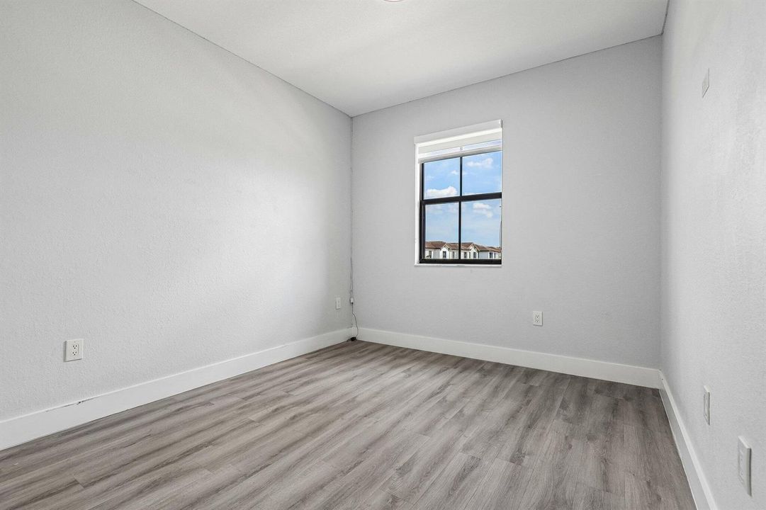 23-web-or-mls-W 110th Ter-S2008-023