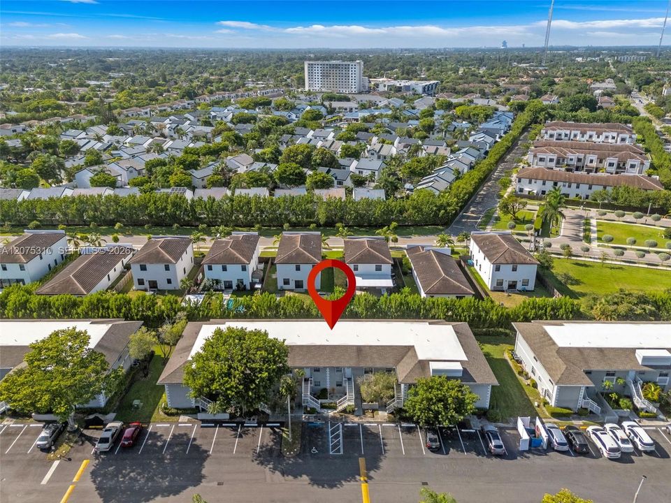 For Rent: $2,000 (2 beds, 2 baths, 912 Square Feet)