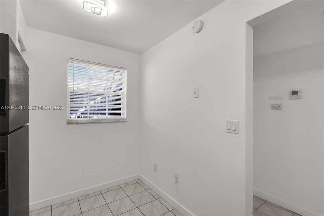 For Rent: $2,000 (2 beds, 2 baths, 912 Square Feet)