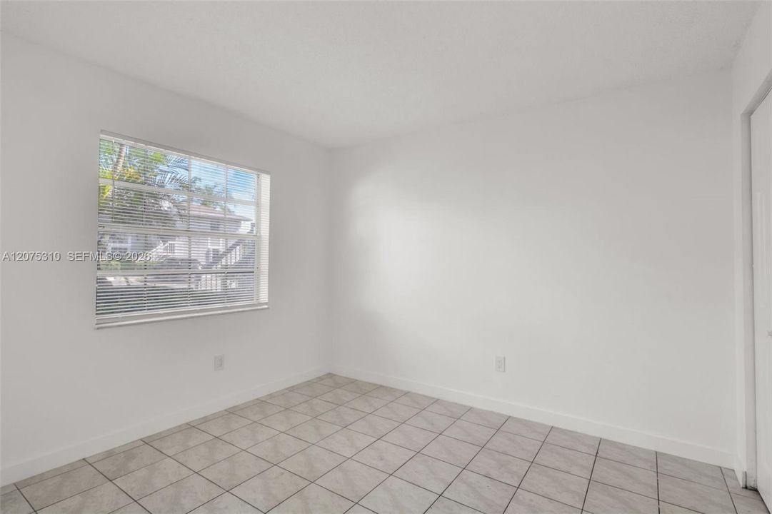 For Rent: $2,000 (2 beds, 2 baths, 912 Square Feet)