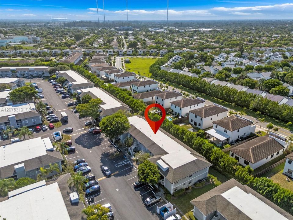 For Rent: $2,000 (2 beds, 2 baths, 912 Square Feet)