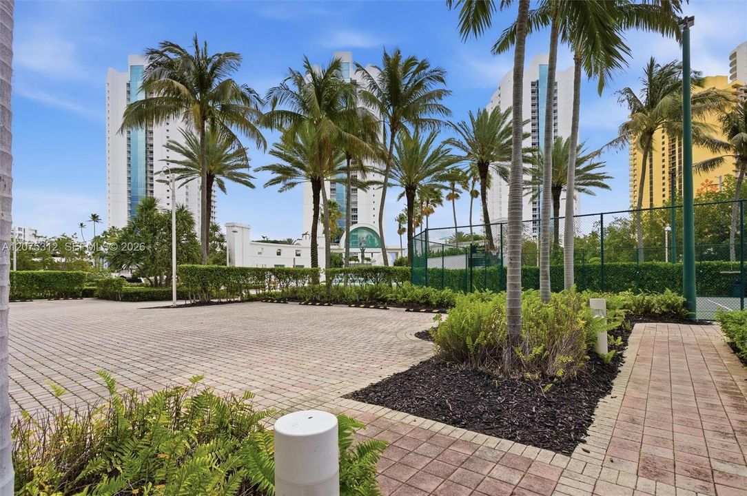 For Rent: $9,990 (3 beds, 3 baths, 2340 Square Feet)
