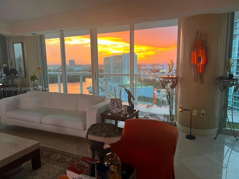 For Rent: $9,990 (3 beds, 3 baths, 2340 Square Feet)