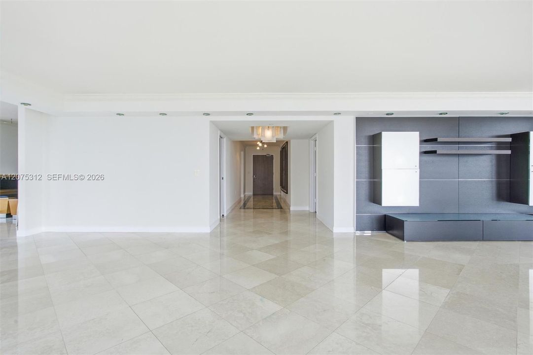 For Rent: $9,990 (3 beds, 3 baths, 2340 Square Feet)