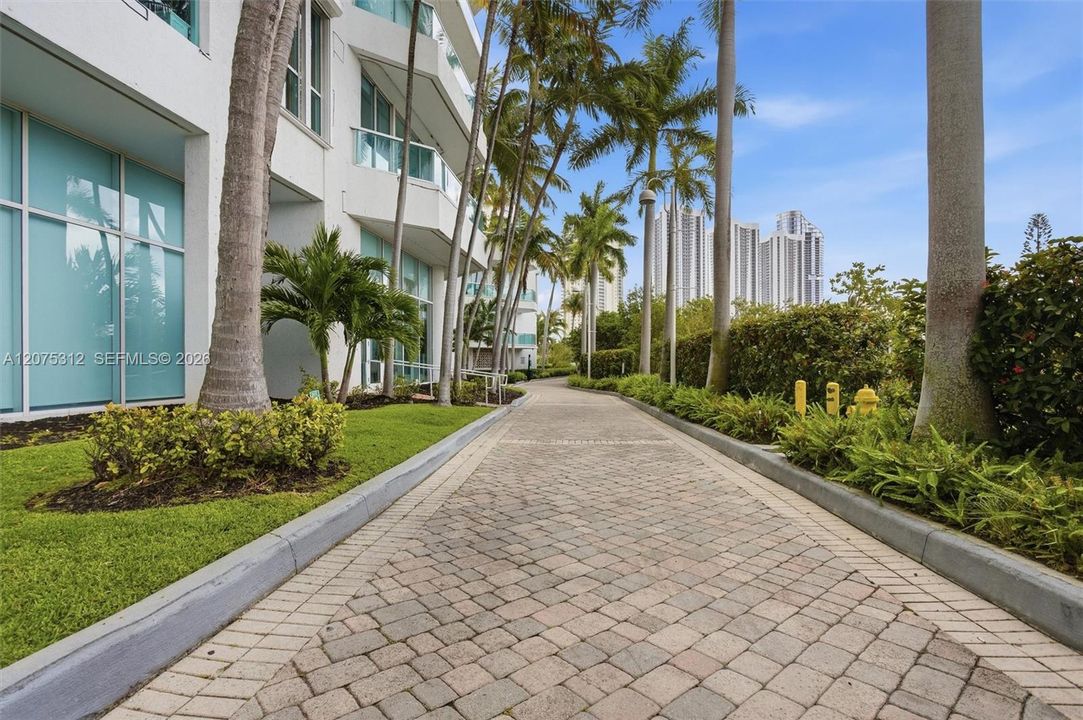 For Rent: $9,990 (3 beds, 3 baths, 2340 Square Feet)