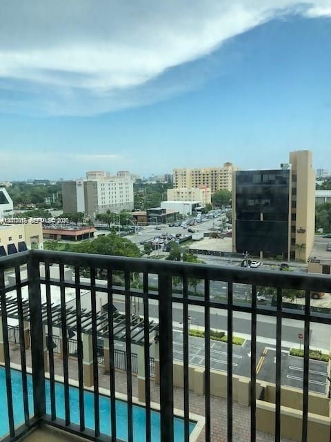 For Rent: $2,600 (2 beds, 2 baths, 1009 Square Feet)