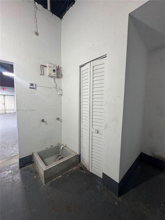 В аренду: $9,000 (0 спален, 0 ванн, 0 Квадратных фут)