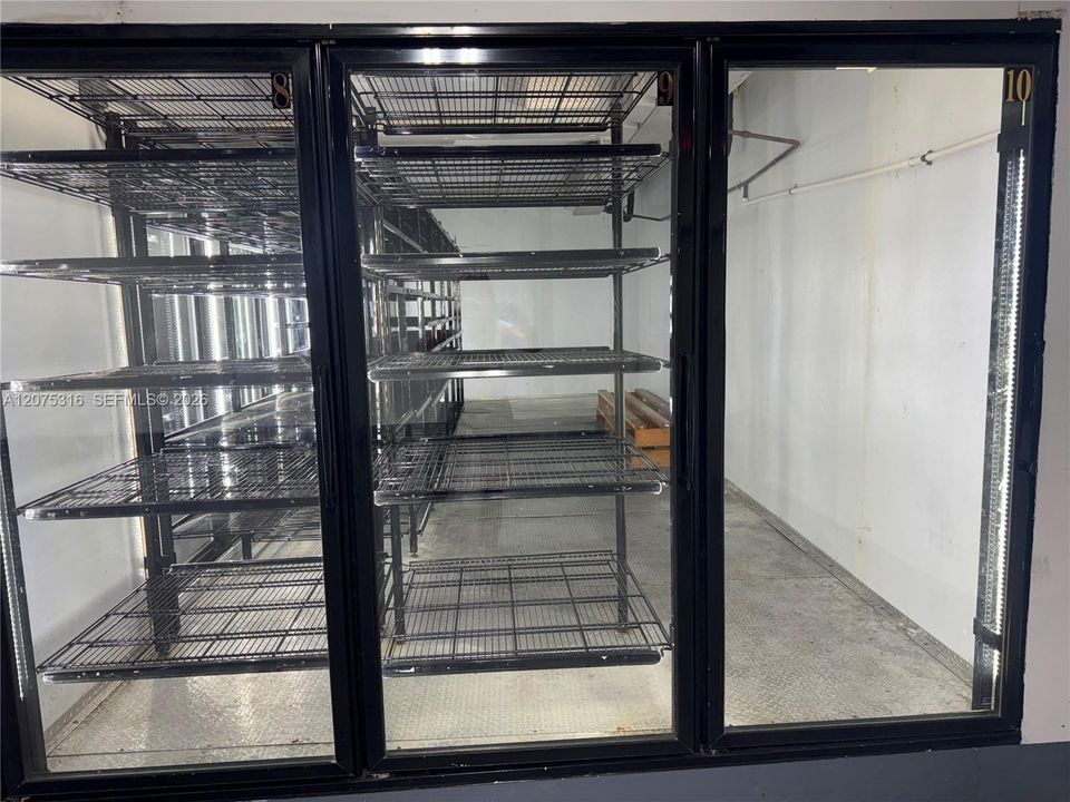 В аренду: $9,000 (0 спален, 0 ванн, 0 Квадратных фут)