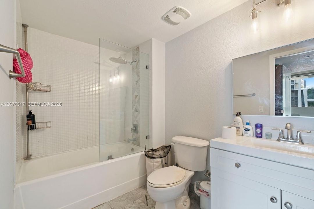 For Rent: $2,350 (1 beds, 1 baths, 762 Square Feet)