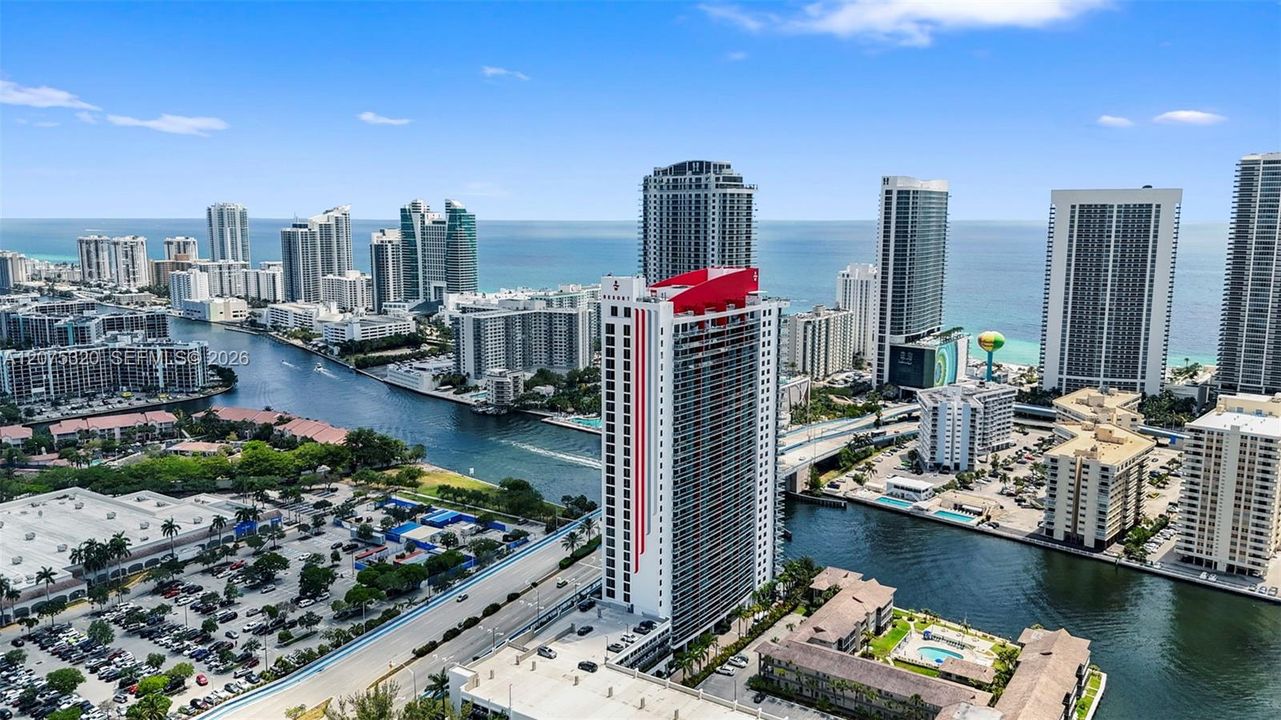 На продажу: $565,000 (2 спален, 2 ванн, 1020 Квадратных фут)