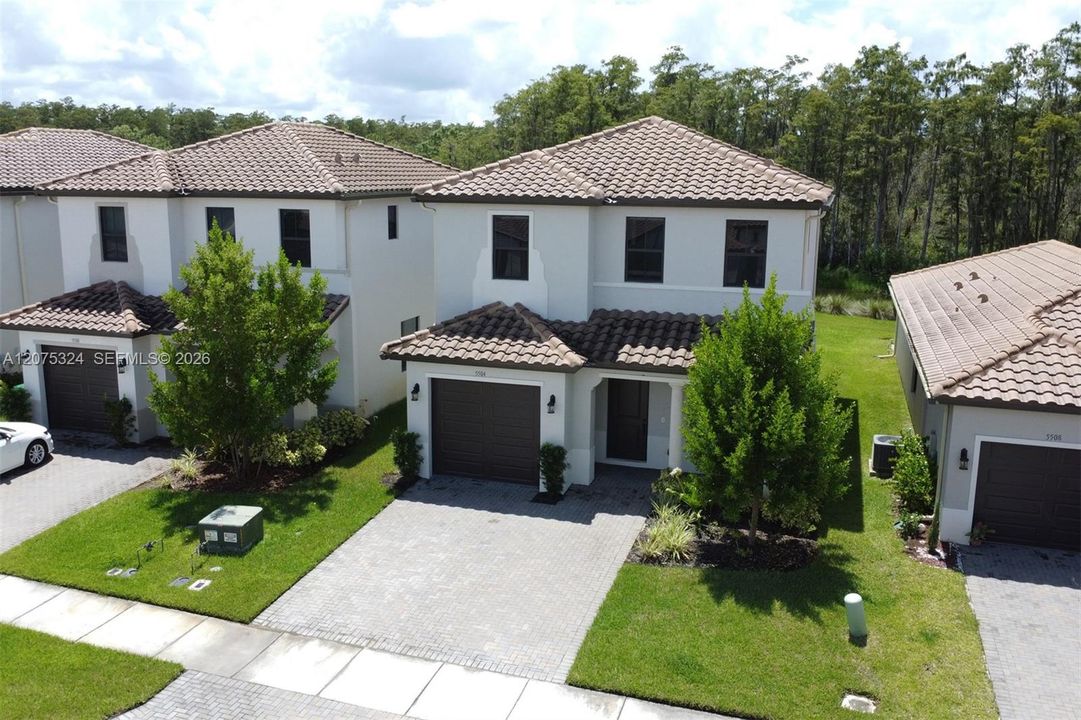 For Rent: $2,200 (3 beds, 2 baths, 1788 Square Feet)