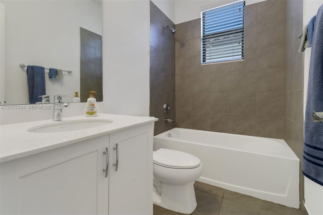 For Rent: $2,200 (3 beds, 2 baths, 1788 Square Feet)