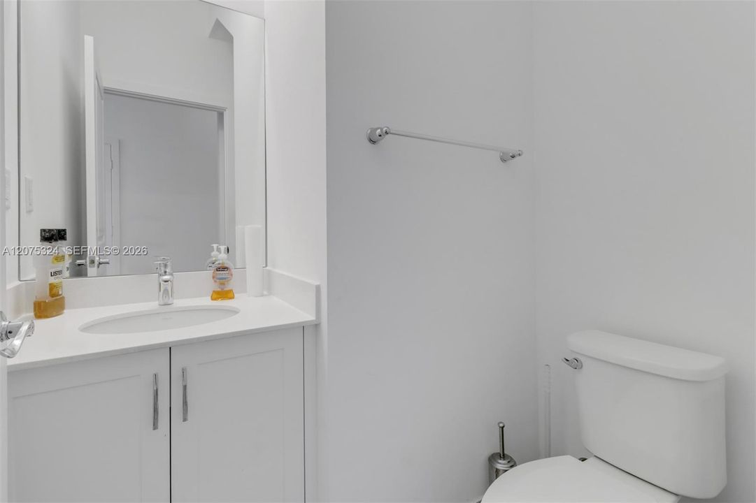 For Rent: $2,200 (3 beds, 2 baths, 1788 Square Feet)