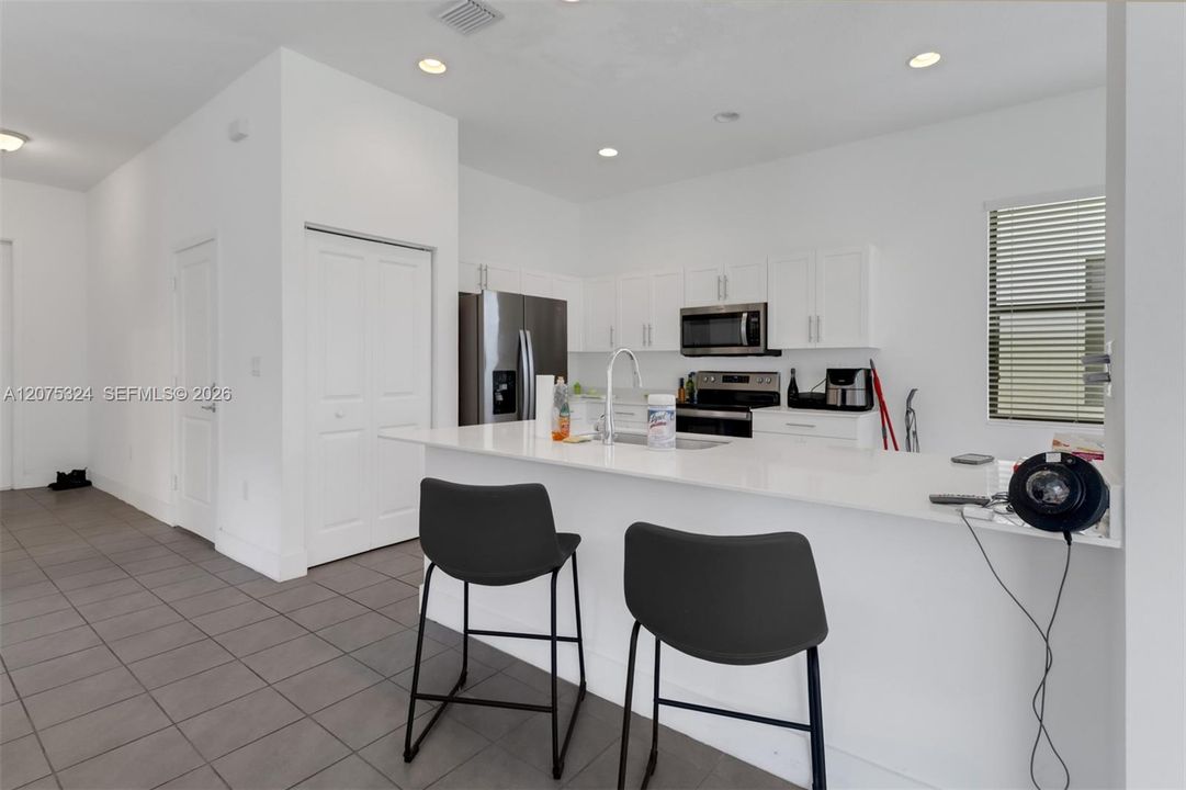 For Rent: $2,200 (3 beds, 2 baths, 1788 Square Feet)