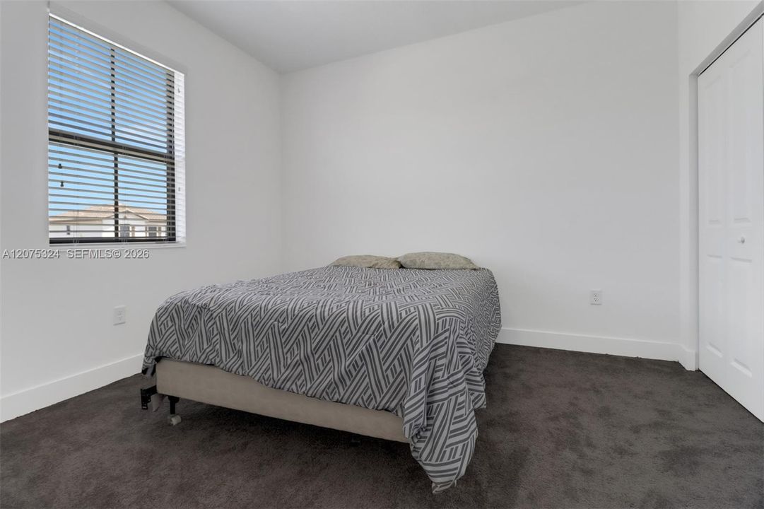 For Rent: $2,200 (3 beds, 2 baths, 1788 Square Feet)