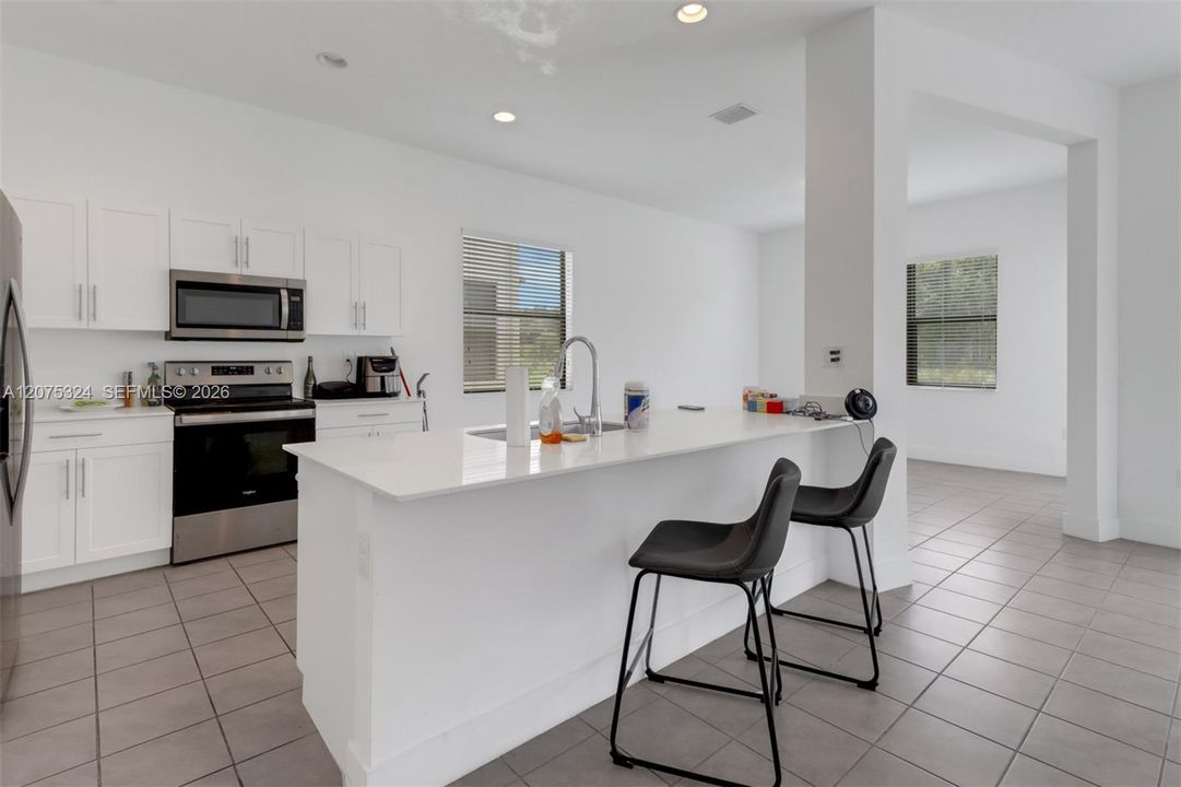 For Rent: $2,200 (3 beds, 2 baths, 1788 Square Feet)