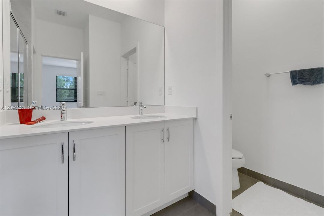 For Rent: $2,200 (3 beds, 2 baths, 1788 Square Feet)