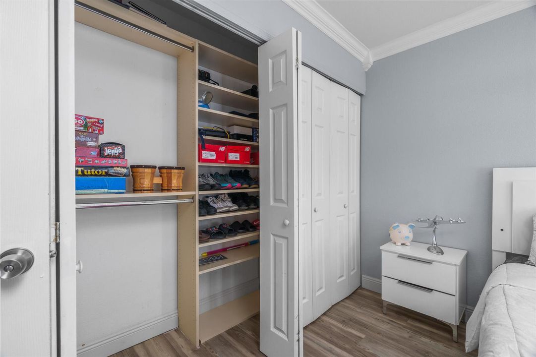Guest Bedroom 1 Closet