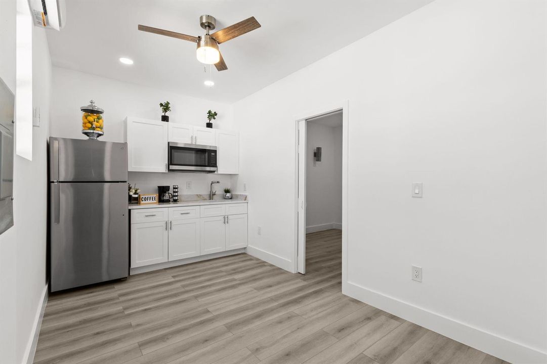 Suite Bedroom Entry