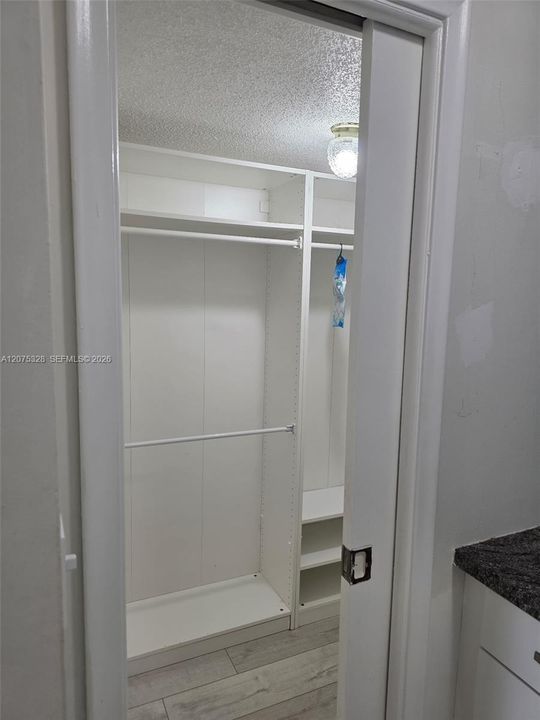 На продажу: $154,900 (2 спален, 2 ванн, 958 Квадратных фут)