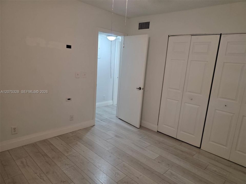 На продажу: $154,900 (2 спален, 2 ванн, 958 Квадратных фут)