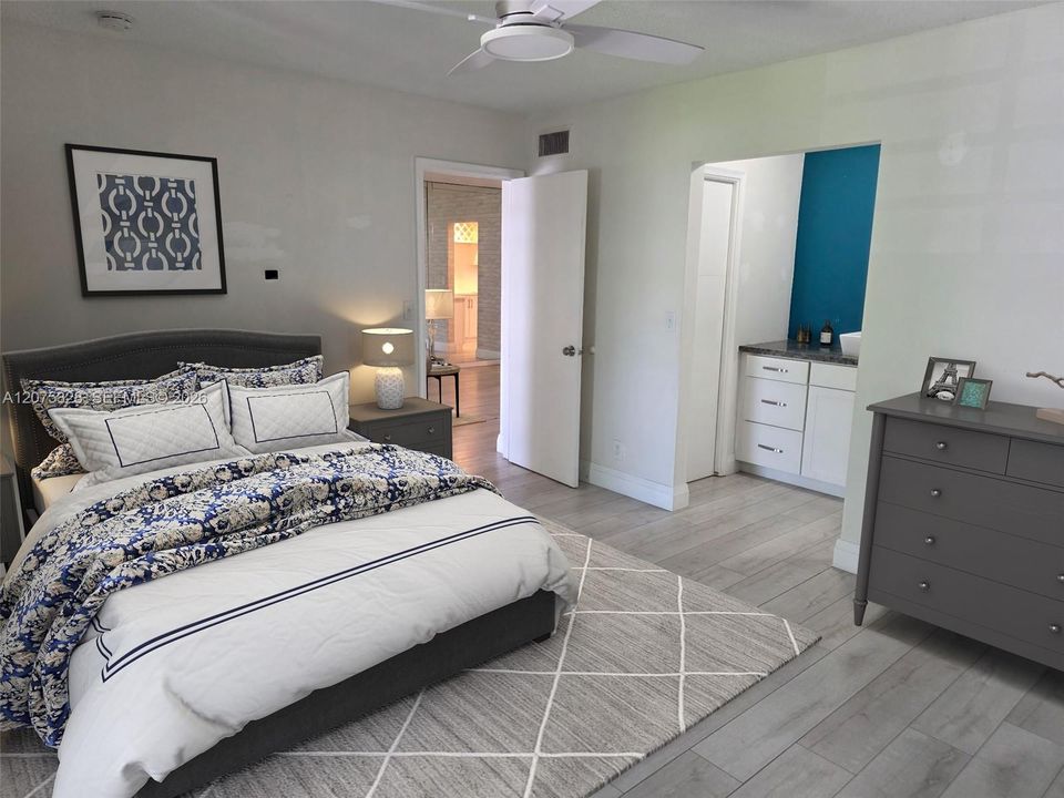 For Sale: $154,900 (2 beds, 2 baths, 958 Square Feet)