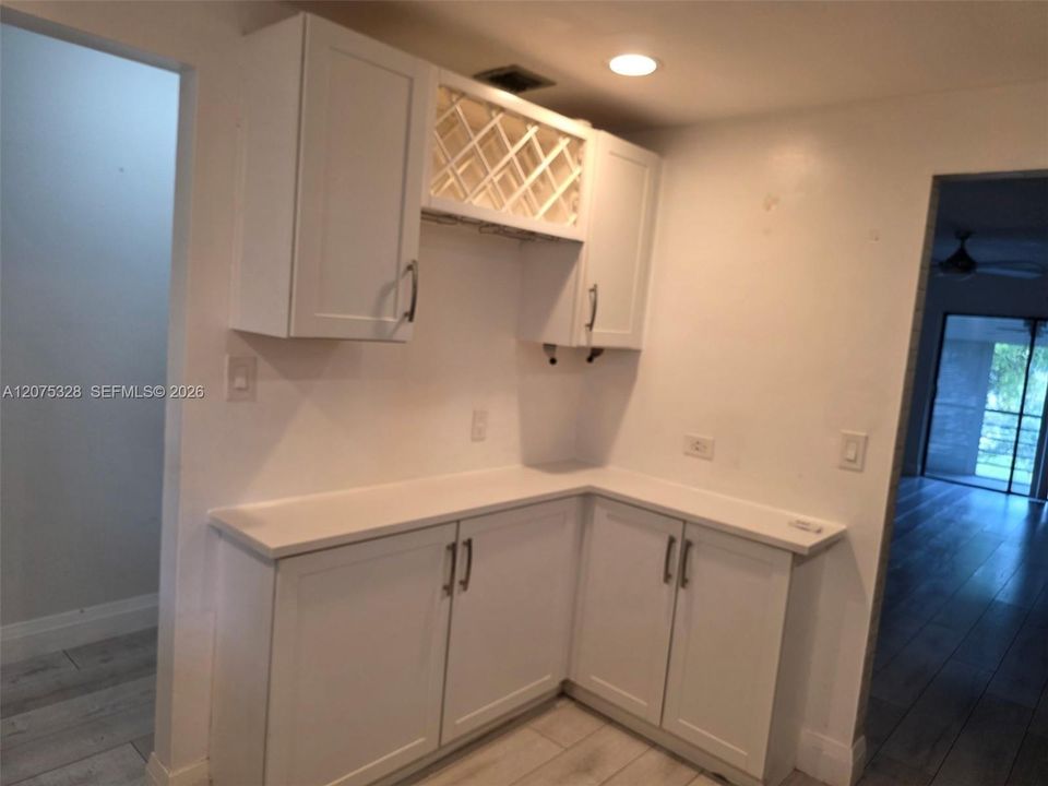На продажу: $154,900 (2 спален, 2 ванн, 958 Квадратных фут)