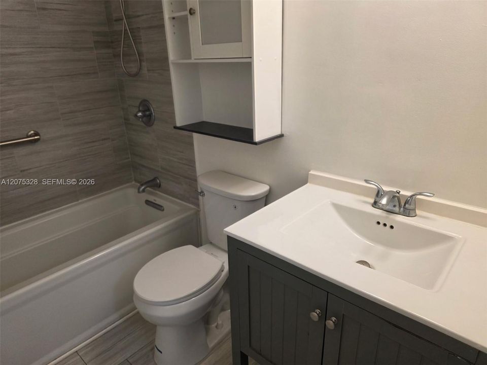 На продажу: $154,900 (2 спален, 2 ванн, 958 Квадратных фут)