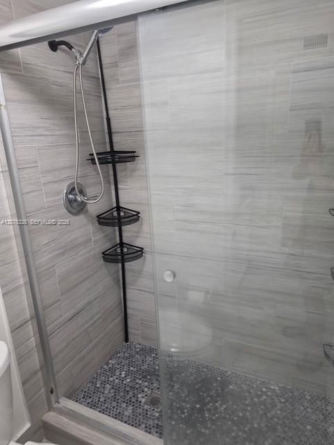 На продажу: $154,900 (2 спален, 2 ванн, 958 Квадратных фут)