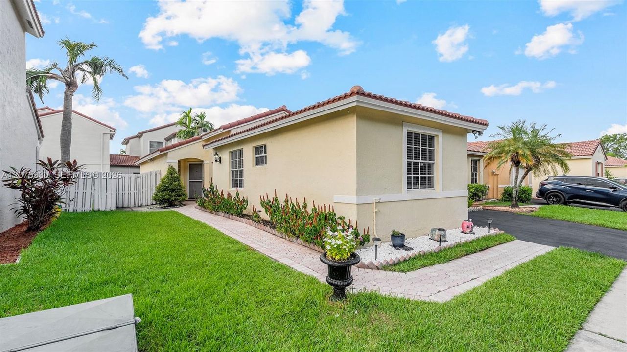 En Venta: $535,000 (3 camas, 2 baños, 1356 Pies cuadrados)