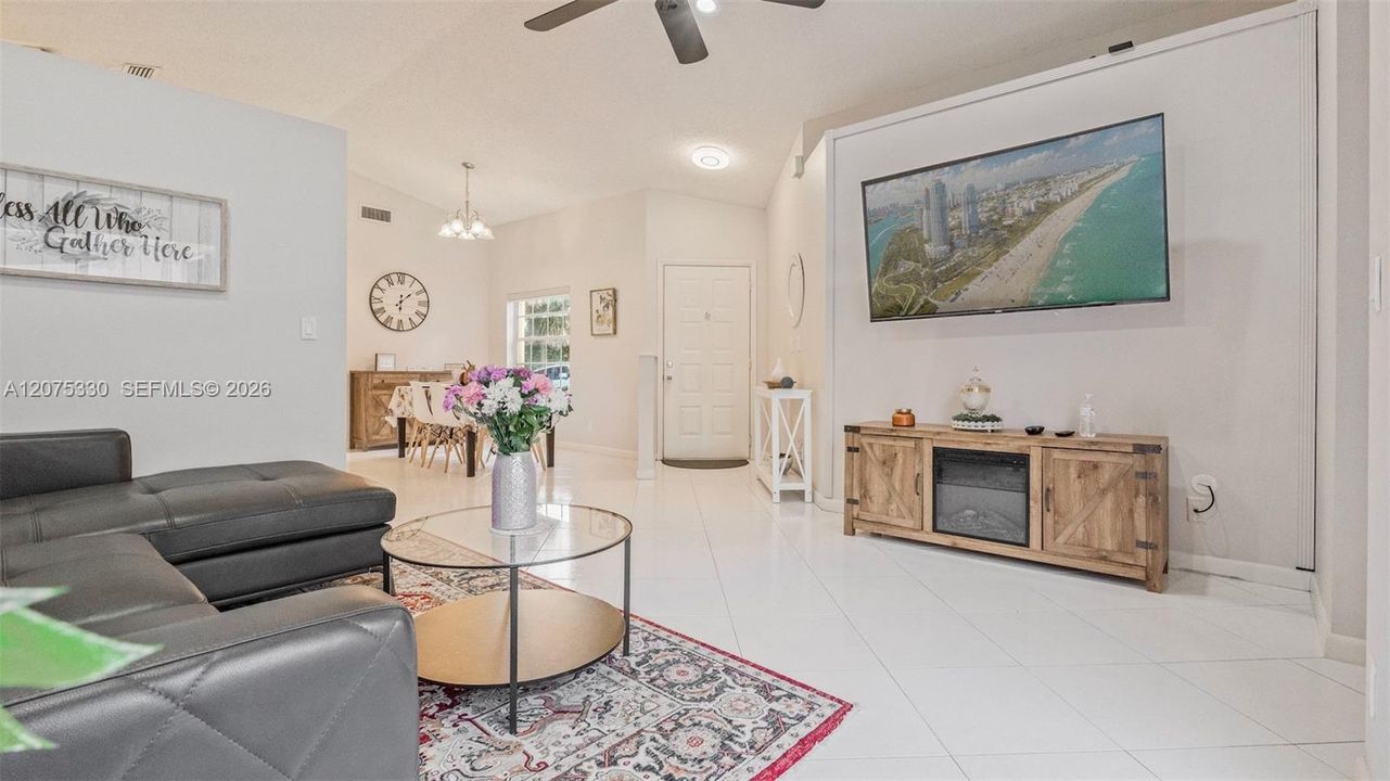 En Venta: $535,000 (3 camas, 2 baños, 1356 Pies cuadrados)