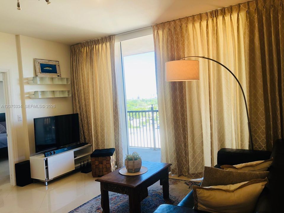 For Rent: $4,200 (3 beds, 2 baths, 1066 Square Feet)