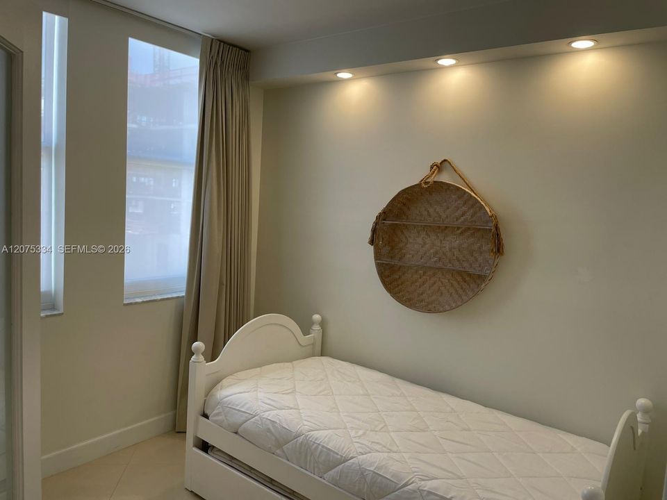 For Rent: $4,200 (3 beds, 2 baths, 1066 Square Feet)