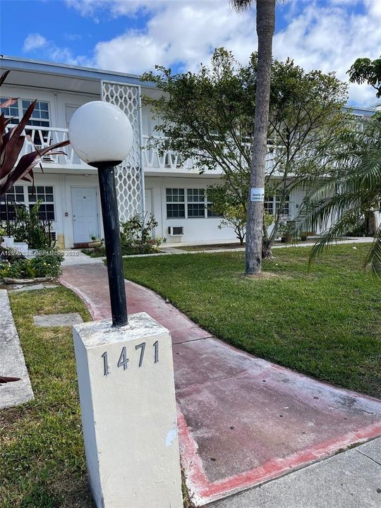 For Rent: $1,700 (1 beds, 1 baths, 653 Square Feet)