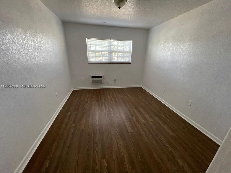 For Rent: $1,700 (1 beds, 1 baths, 653 Square Feet)