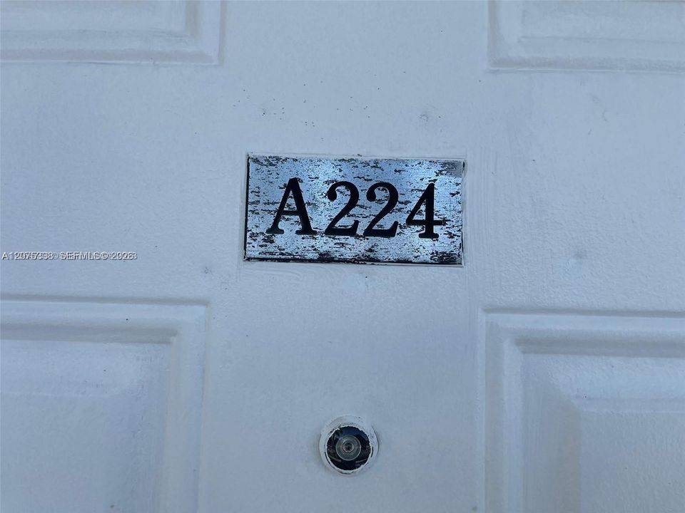 For Rent: $1,700 (1 beds, 1 baths, 653 Square Feet)