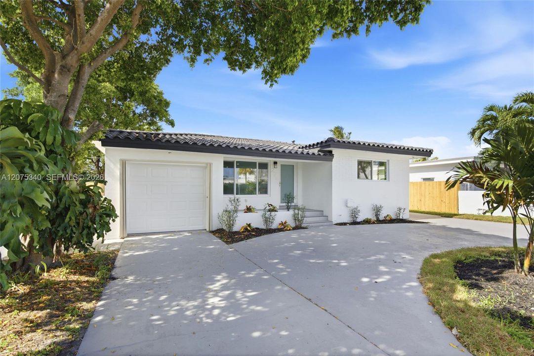 For Sale: $849,999 (3 beds, 3 baths, 2339 Square Feet)