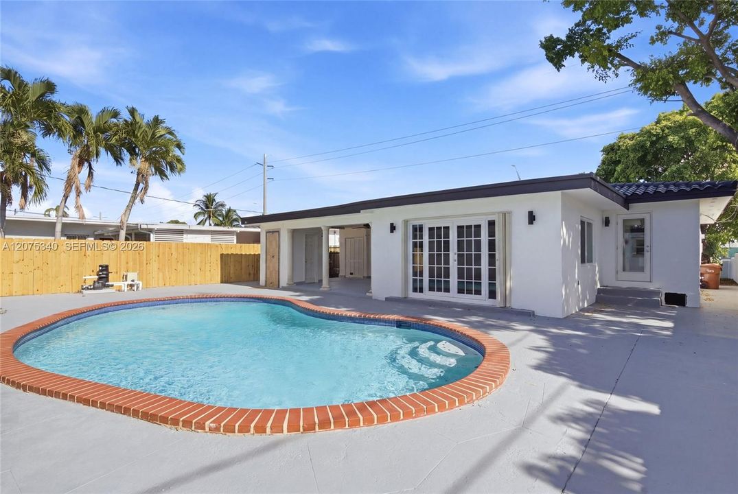 For Sale: $849,999 (3 beds, 3 baths, 2339 Square Feet)