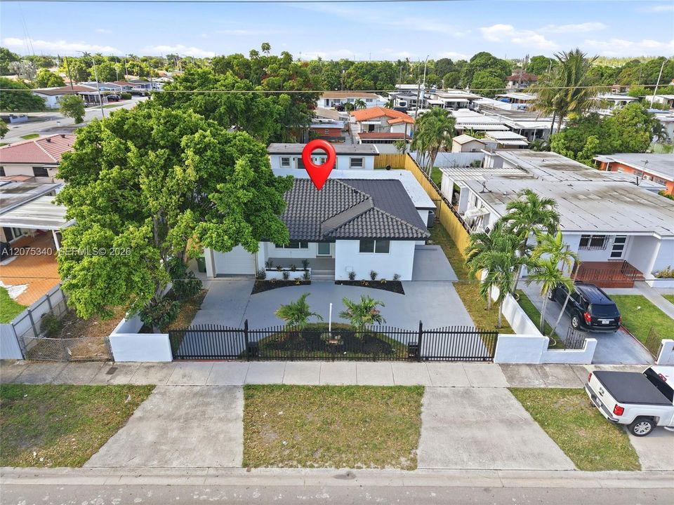 For Sale: $849,999 (3 beds, 3 baths, 2339 Square Feet)