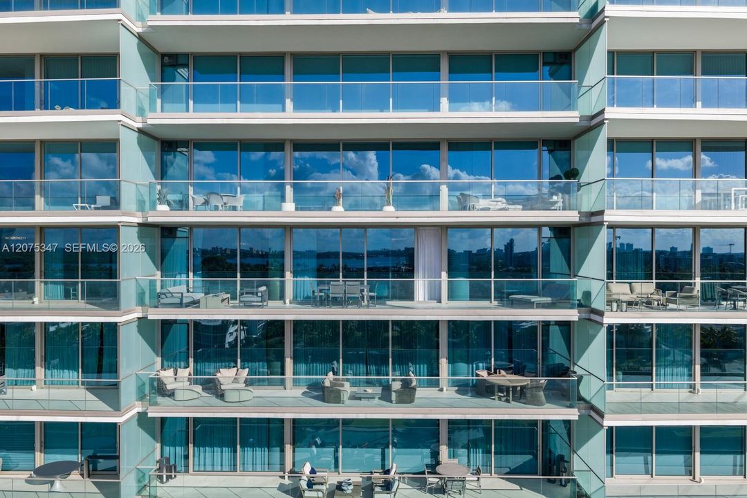 На продажу: $5,995,000 (2 спален, 3 ванн, 2296 Квадратных фут)