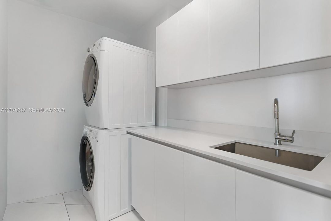 На продажу: $5,995,000 (2 спален, 3 ванн, 2296 Квадратных фут)