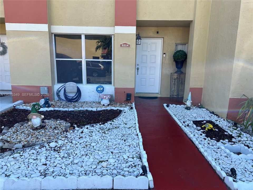 For Sale: $415,000 (2 beds, 2 baths, 1312 Square Feet)
