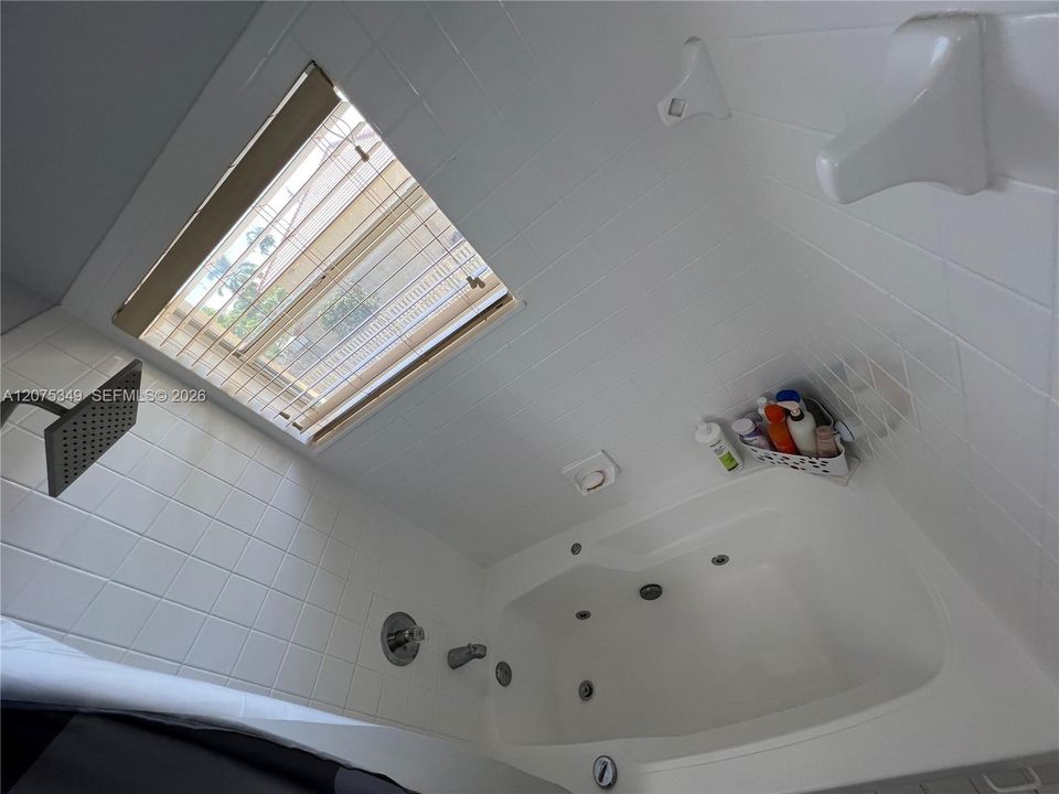 For Sale: $415,000 (2 beds, 2 baths, 1312 Square Feet)