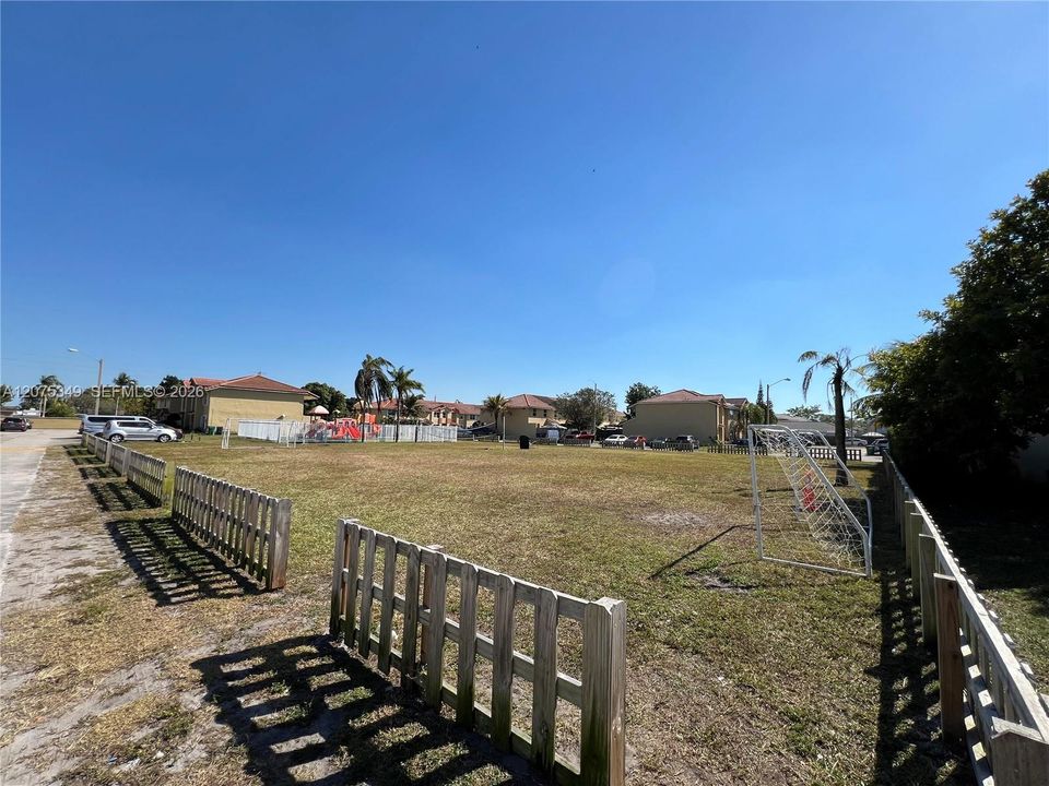 For Sale: $415,000 (2 beds, 2 baths, 1312 Square Feet)